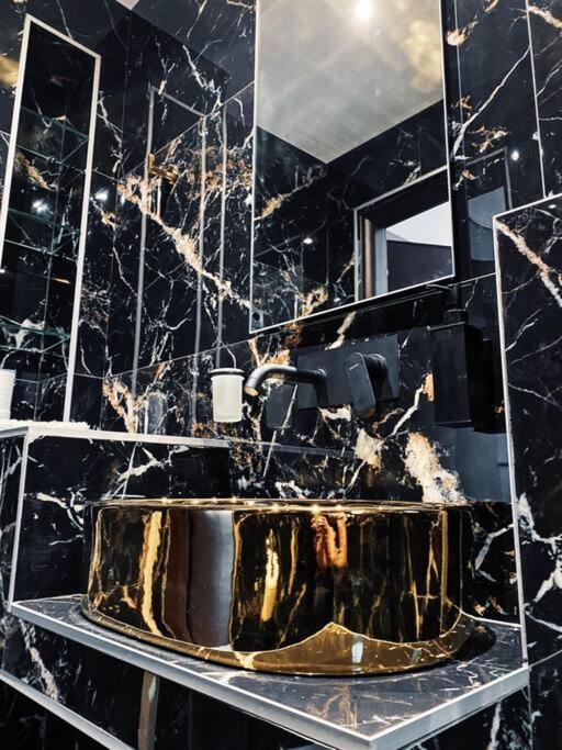 Thesstay Attica Downtown Boutique Apartment Солун Екстериор снимка