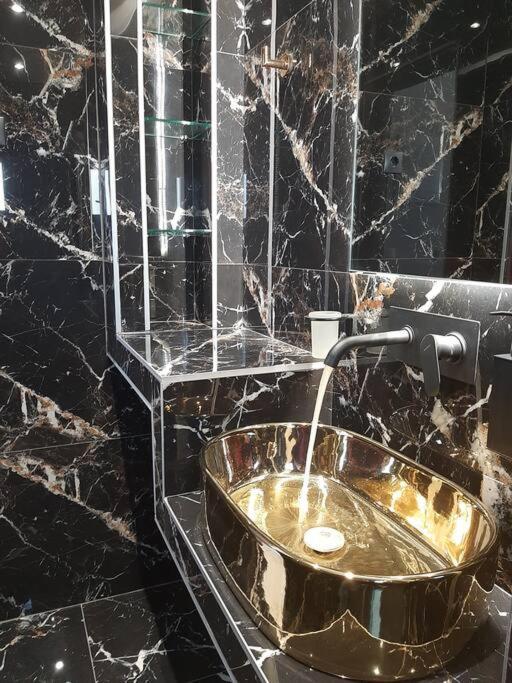 Thesstay Attica Downtown Boutique Apartment Солун Екстериор снимка